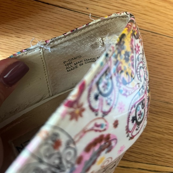 Steve Madden Wedge heels size 10M with paisley design - Picture 9 of 9